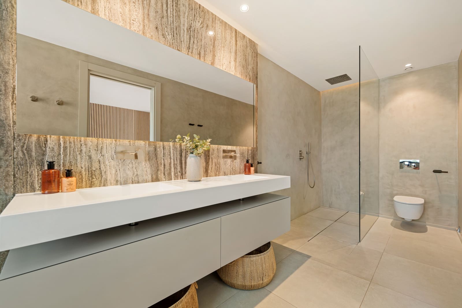 5 bedroom Villa for sale in Nueva Andalucia with pool garage - € 4,895,000 (Ref: 9747469)