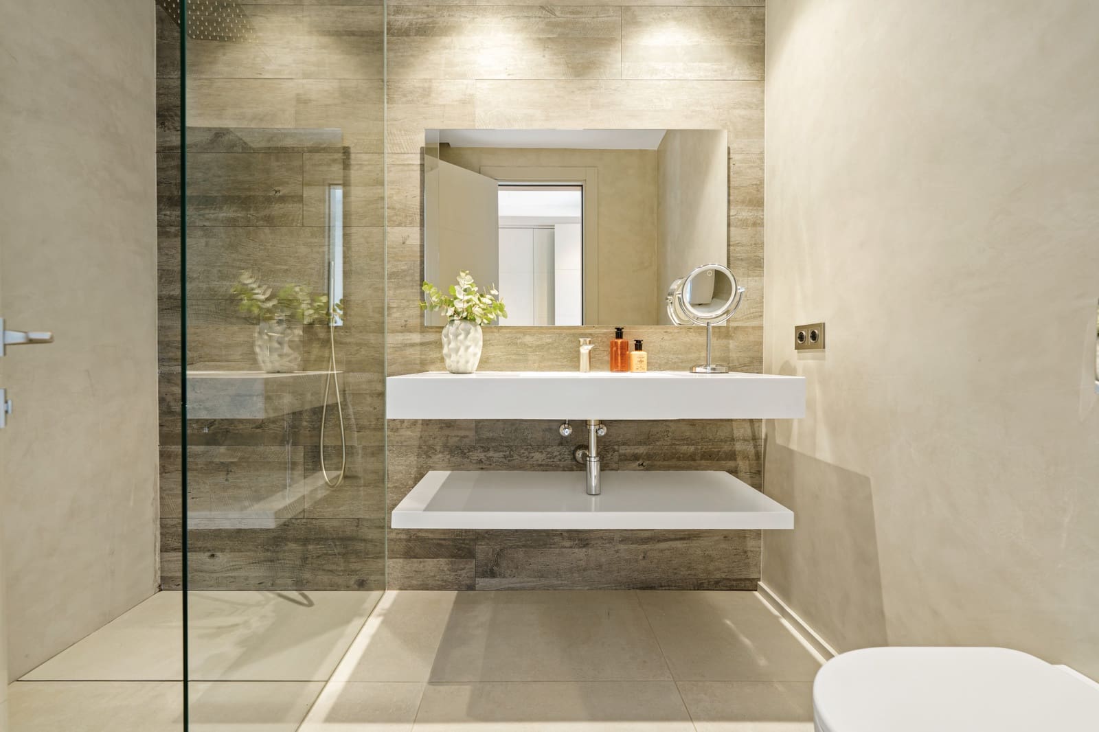 5 bedroom Villa for sale in Nueva Andalucia with pool garage - € 4,895,000 (Ref: 9747469)