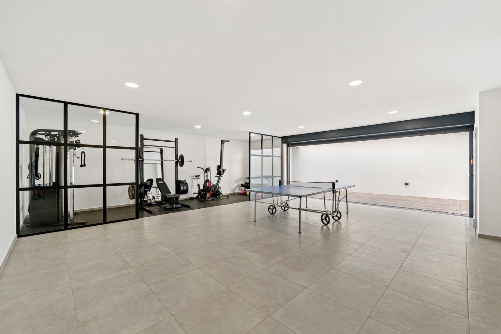 5 bedroom Villa for sale in Nueva Andalucia with pool garage - € 4,895,000 (Ref: 9747469)