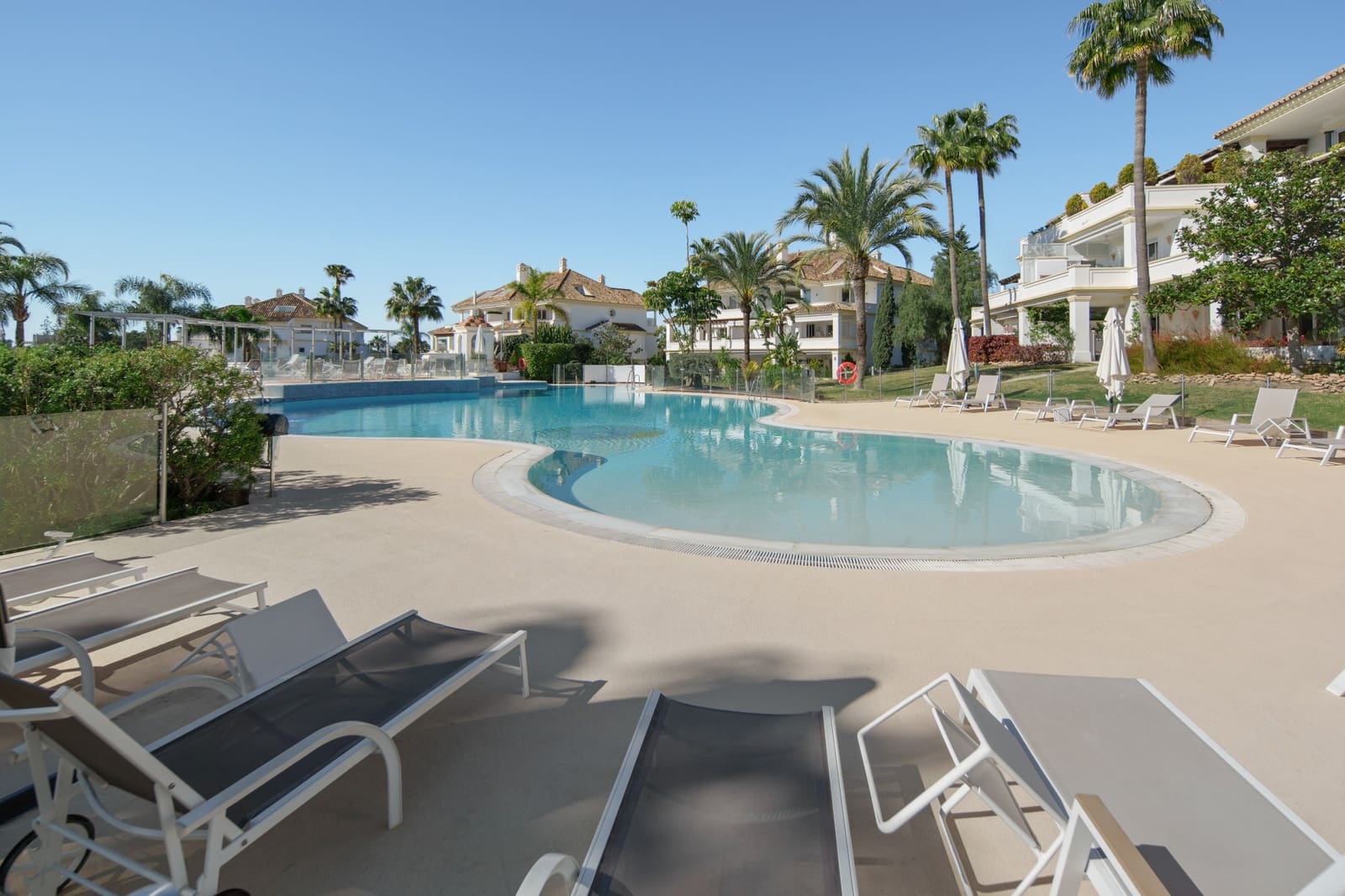 3 soveværelse Penthouse til salg i Marbella med swimmingpool garage - € 2.495.000 (Ref: 9747470)