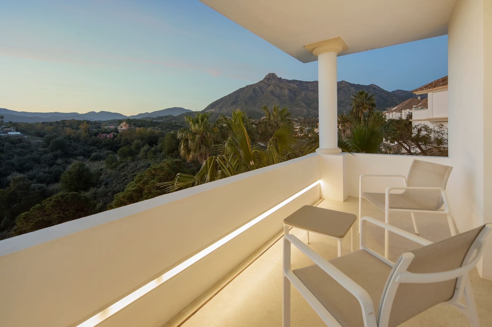 3 soveværelse Penthouse til salg i Marbella med swimmingpool garage - € 2.495.000 (Ref: 9747470)