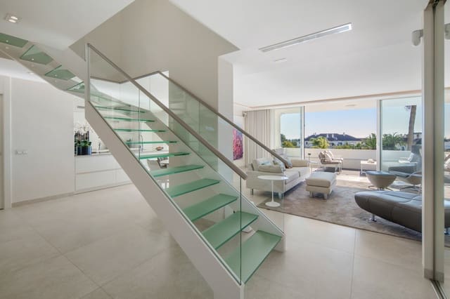 3 slaapkamer Penthouse te koop in Lomas De Marbella, Marbella met zwembad garage - € 2.495.000 (Ref: 9747470)