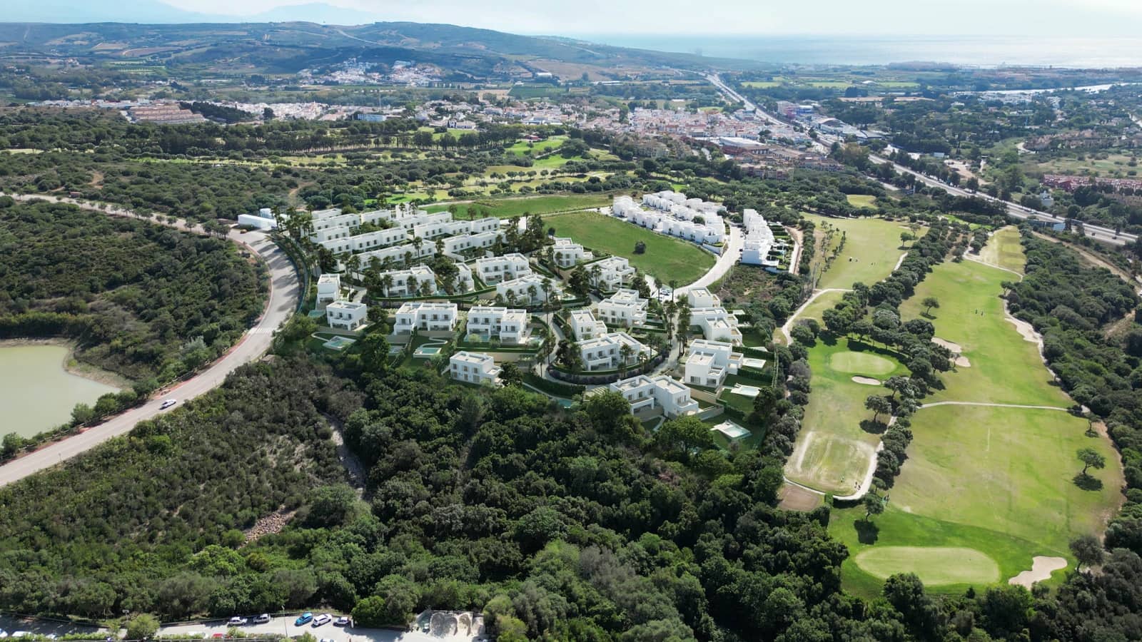 4 soveværelse Semi-Rækkehus til salg i Sotogrande med swimmingpool garage - € 1.459.000 (Ref: 9747472)