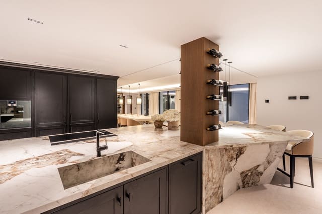 5 quarto Moradia para venda em Las Brisas, Marbella com piscina garagem - 7 800 000 € (Ref: 9755096)