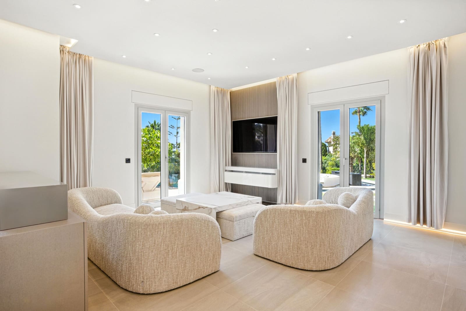 7 sovrum Villa till salu i Marbella med pool garage - 20 000 000 € (Ref: 9755097)