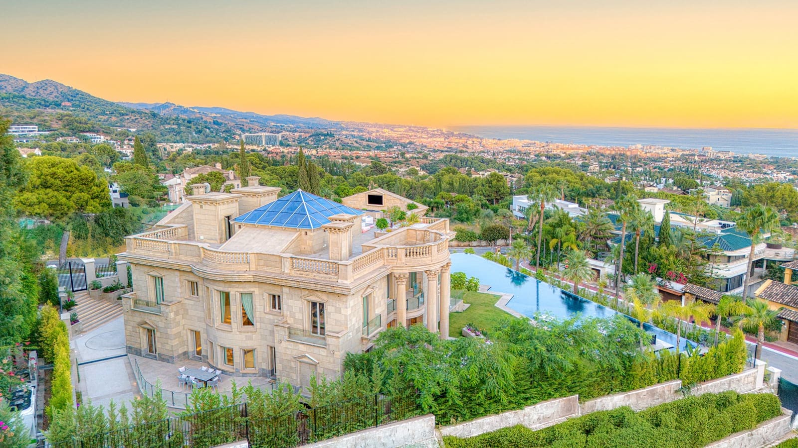 7 sovrum Villa till salu i Marbella med pool garage - 20 000 000 € (Ref: 9755097)