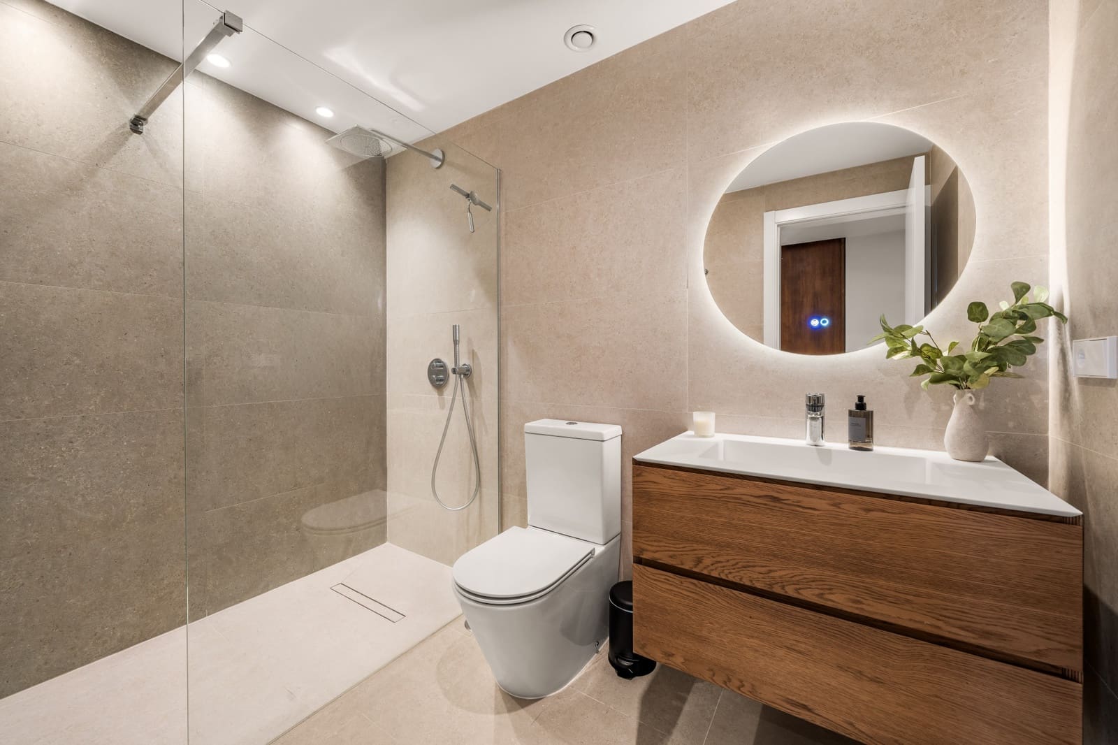 4 chambre Villa/Maison à vendre à Nueva Andalucia avec piscine garage - 2 650 000 € (Ref: 9770145)