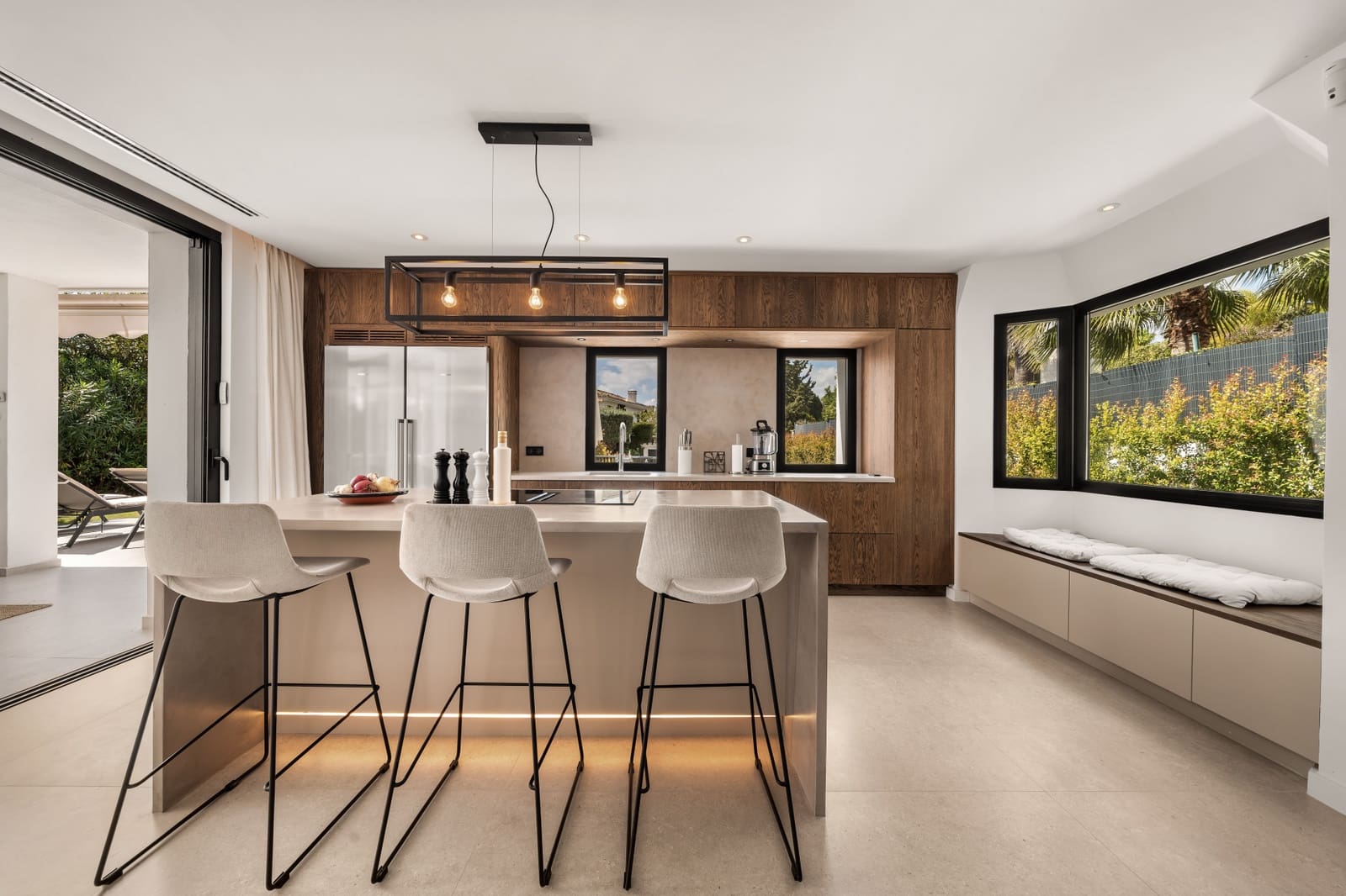 4 chambre Villa/Maison à vendre à Nueva Andalucia avec piscine garage - 2 650 000 € (Ref: 9770145)