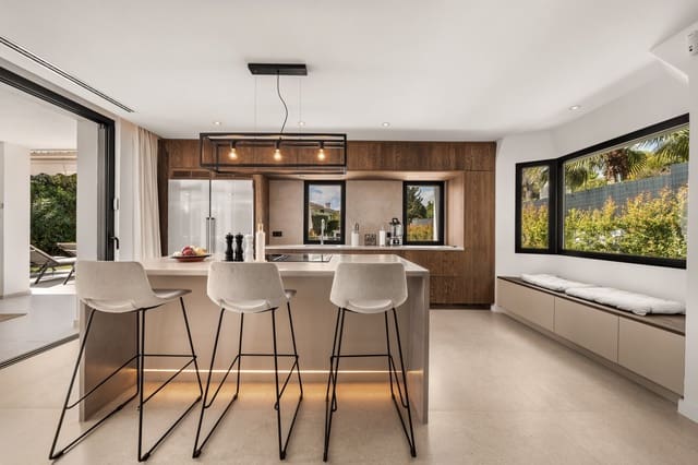 4 chambre Villa/Maison à vendre à Los Naranjos, Marbella avec piscine garage - 2 650 000 € (Ref: 9770145)