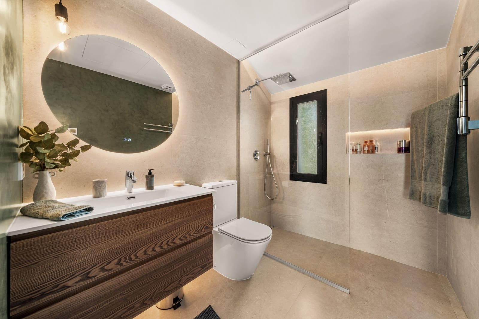 4 sypialnia Willa na sprzedaż w Nueva Andalucia z basenem garażem - 2 650 000 € (Ref: 9770145)