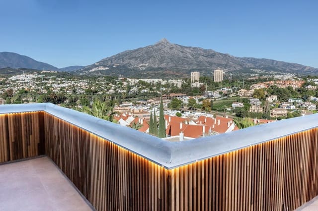 2 slaapkamer Penthouse te koop in Nueva Andalucía Centro, Marbella met zwembad garage - € 890.000 (Ref: 9772546)