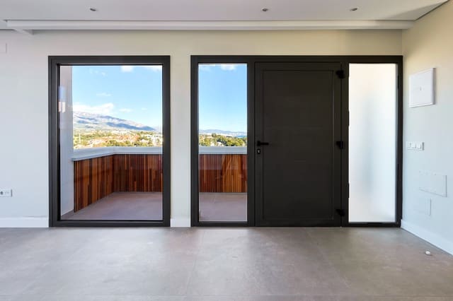 2 slaapkamer Penthouse te koop in Nueva Andalucía Centro, Marbella met zwembad garage - € 890.000 (Ref: 9772546)