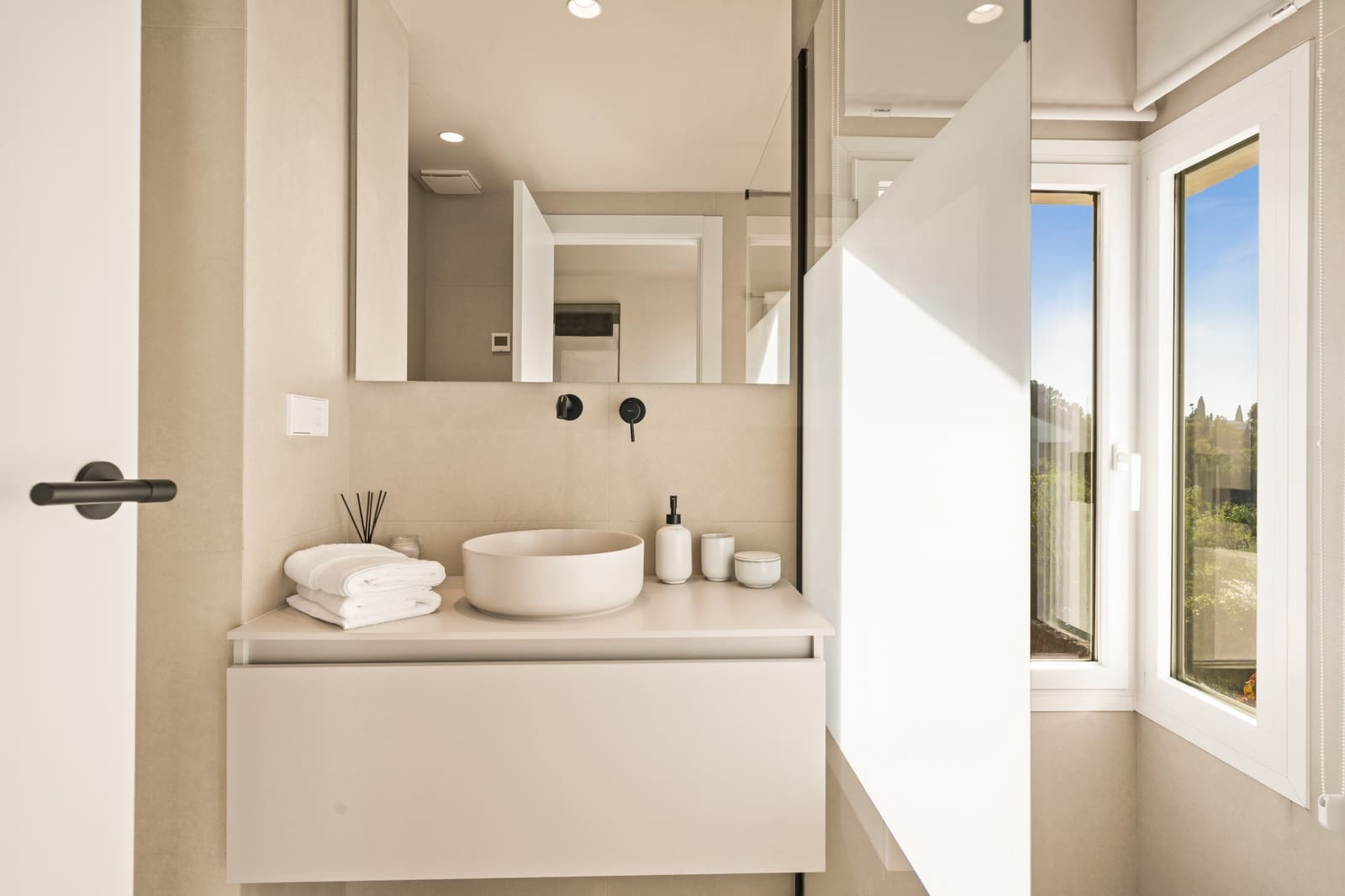 3 sovrum Lägenhet till salu i Benahavis med pool garage - 849 000 € (Ref: 9772547)