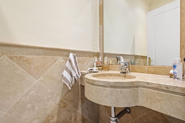 1 chambre Appartement à vendre à Los Flamingos, Benahavís avec piscine garage - 445 000 € (Ref: 9772548)