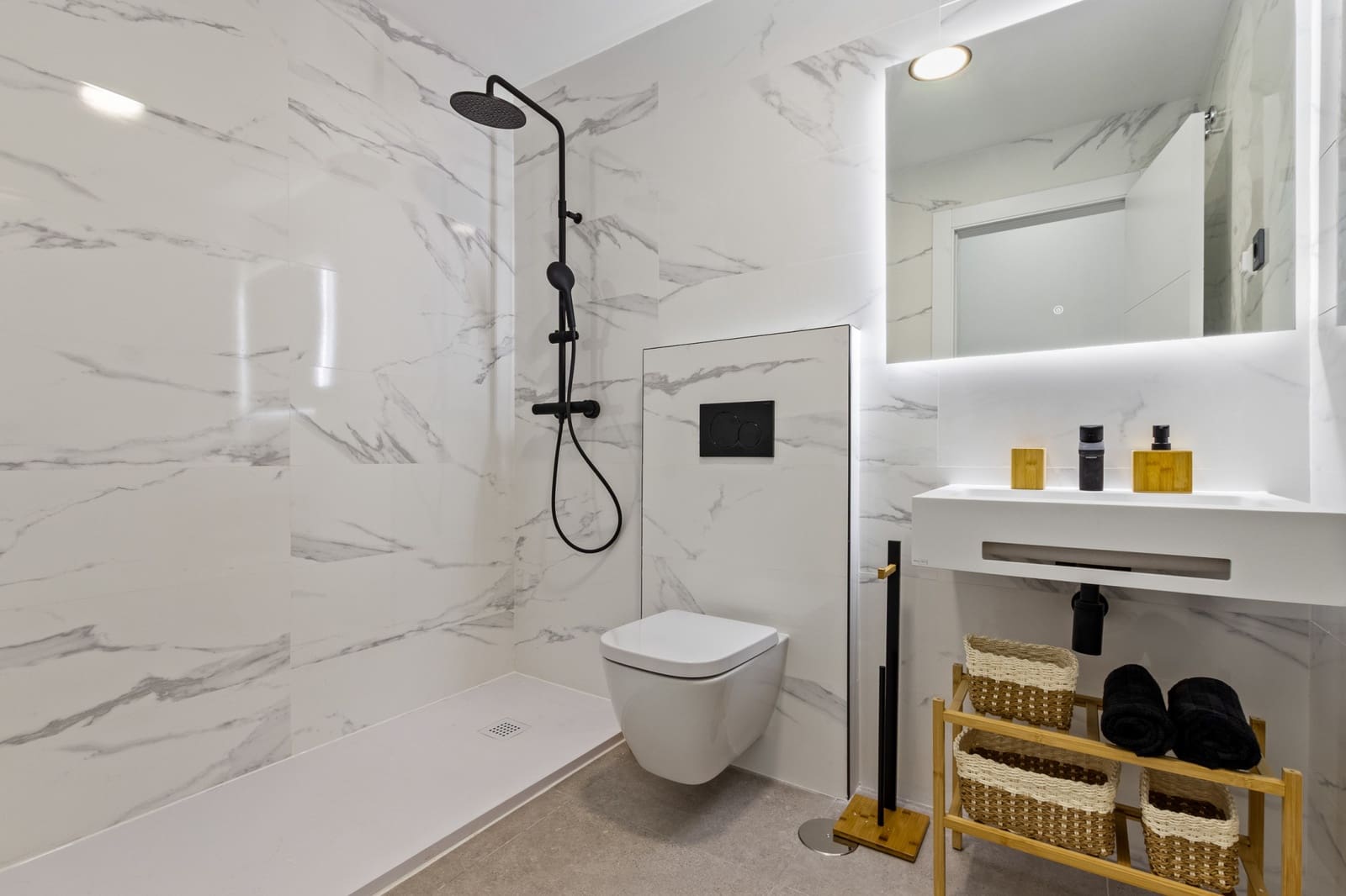 3 sypialnia Penthouse na sprzedaż w Fuengirola z basenem garażem - 600 000 € (Ref: 9787995)