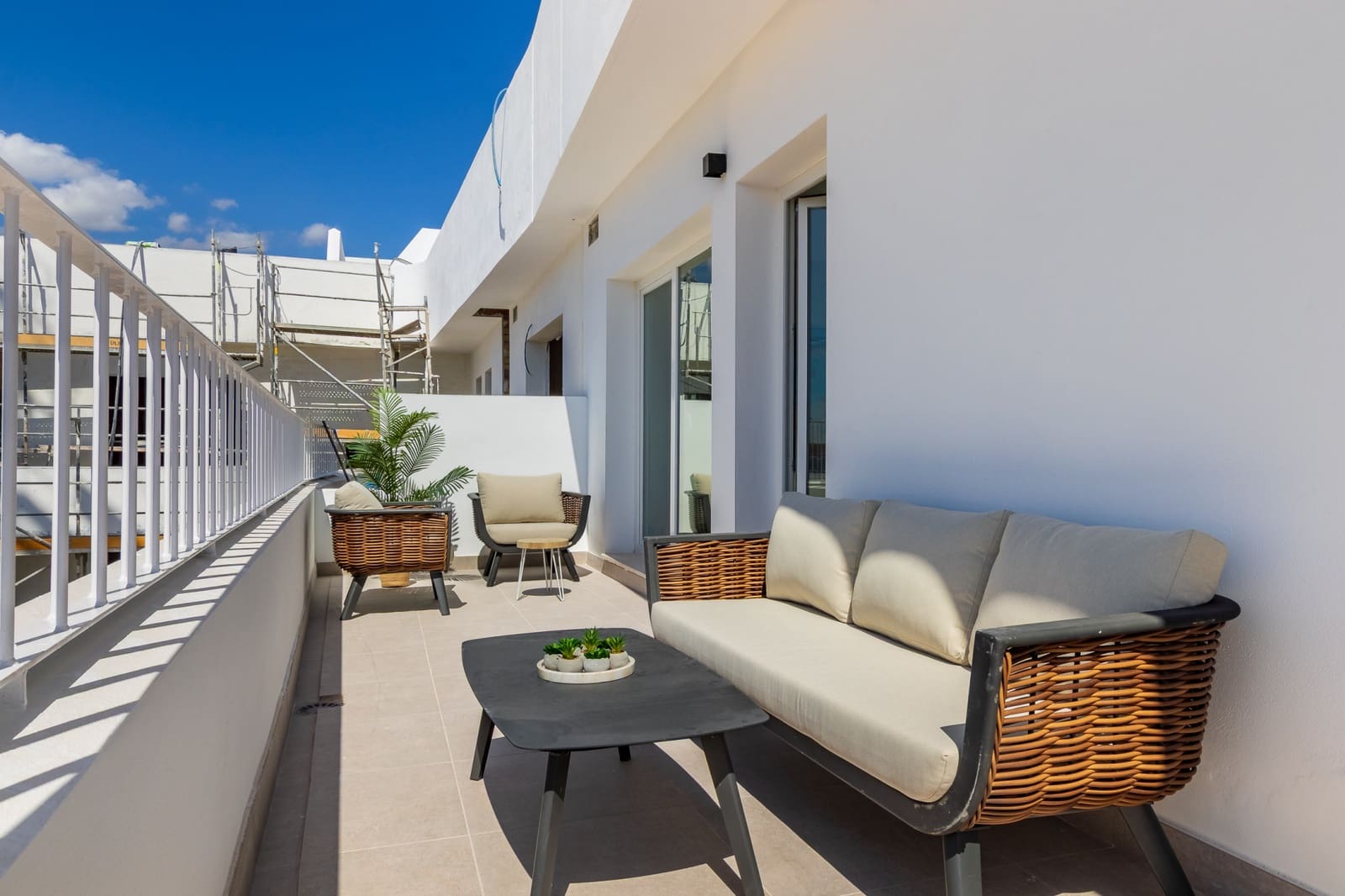 3 sypialnia Penthouse na sprzedaż w Fuengirola z basenem garażem - 600 000 € (Ref: 9787995)