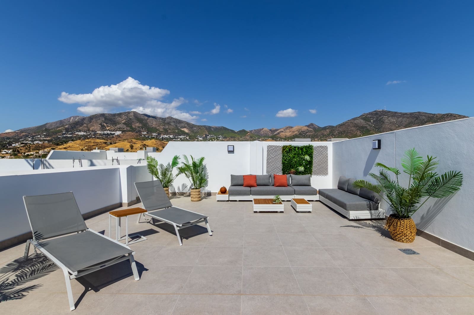3 sypialnia Penthouse na sprzedaż w Fuengirola z basenem garażem - 600 000 € (Ref: 9787995)