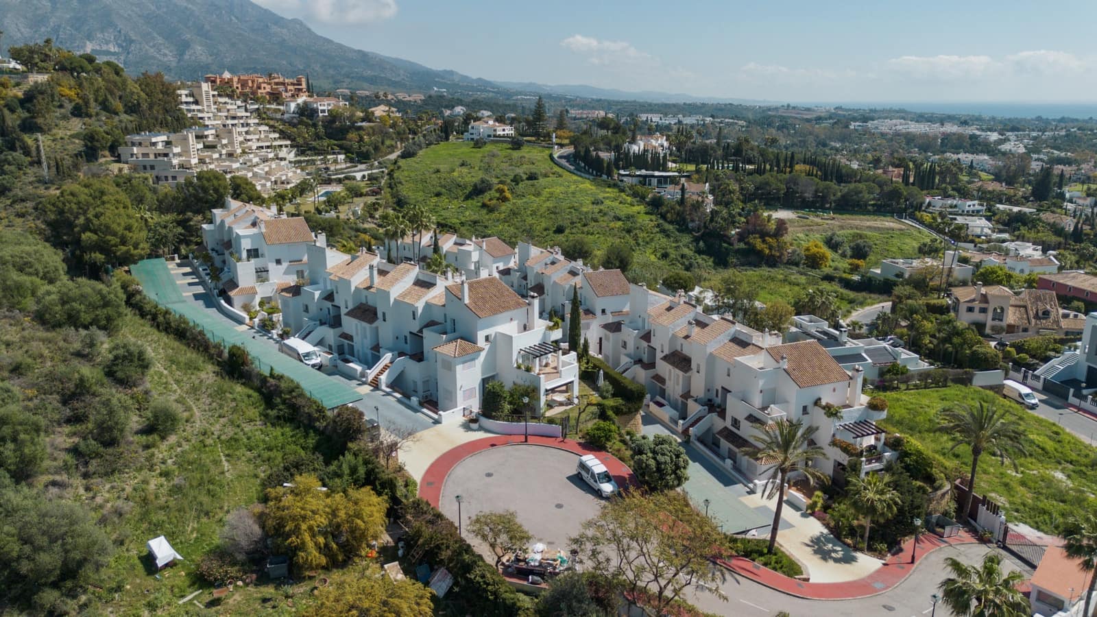 Apartamento de 3 habitaciones en Marbella en venta con piscina garaje - 1.095.000 € (Ref: 9787996)