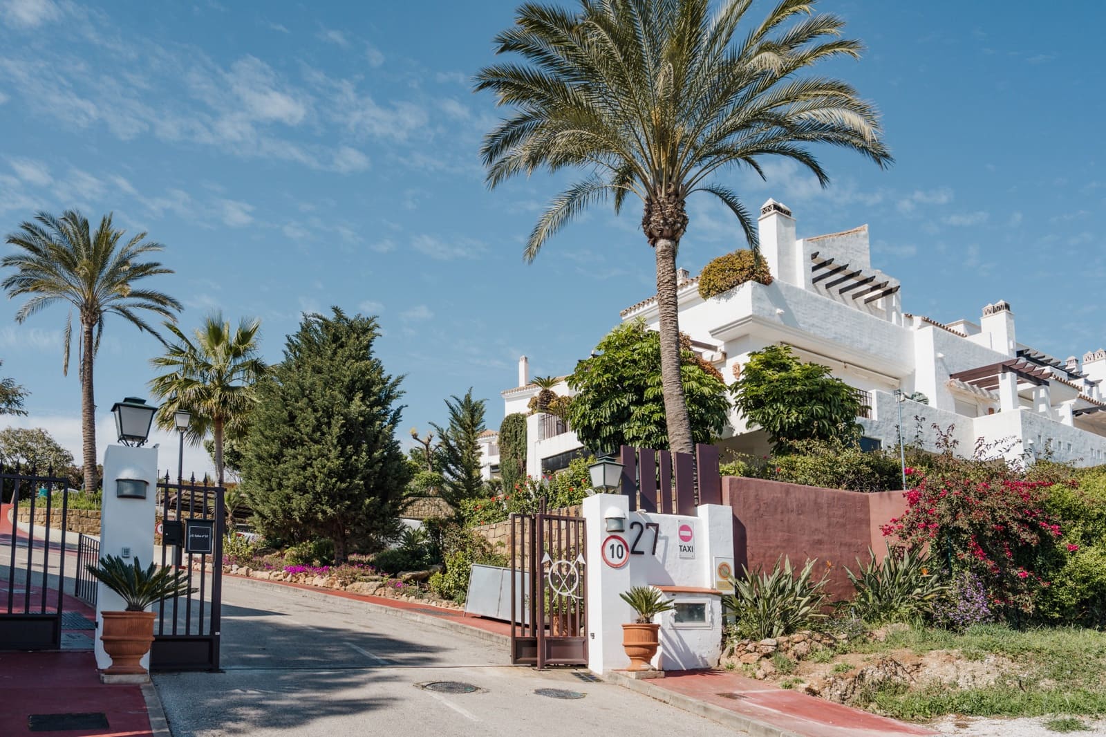 Apartamento de 3 habitaciones en Marbella en venta con piscina garaje - 1.095.000 € (Ref: 9787996)