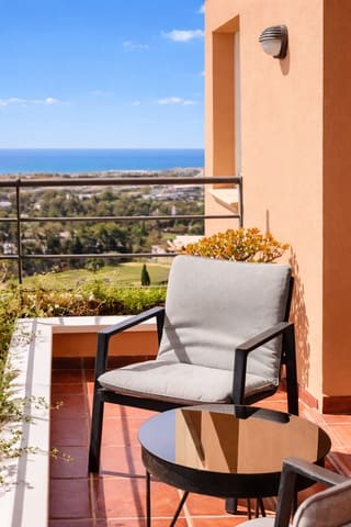 3 chambre Appartement à vendre à Los Naranjos, Marbella avec piscine garage - 1 350 000 € (Ref: 9793827)