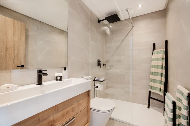 3 soveværelse Byhus til salg i Istán med swimmingpool garage - € 620.000 (Ref: 9805866)