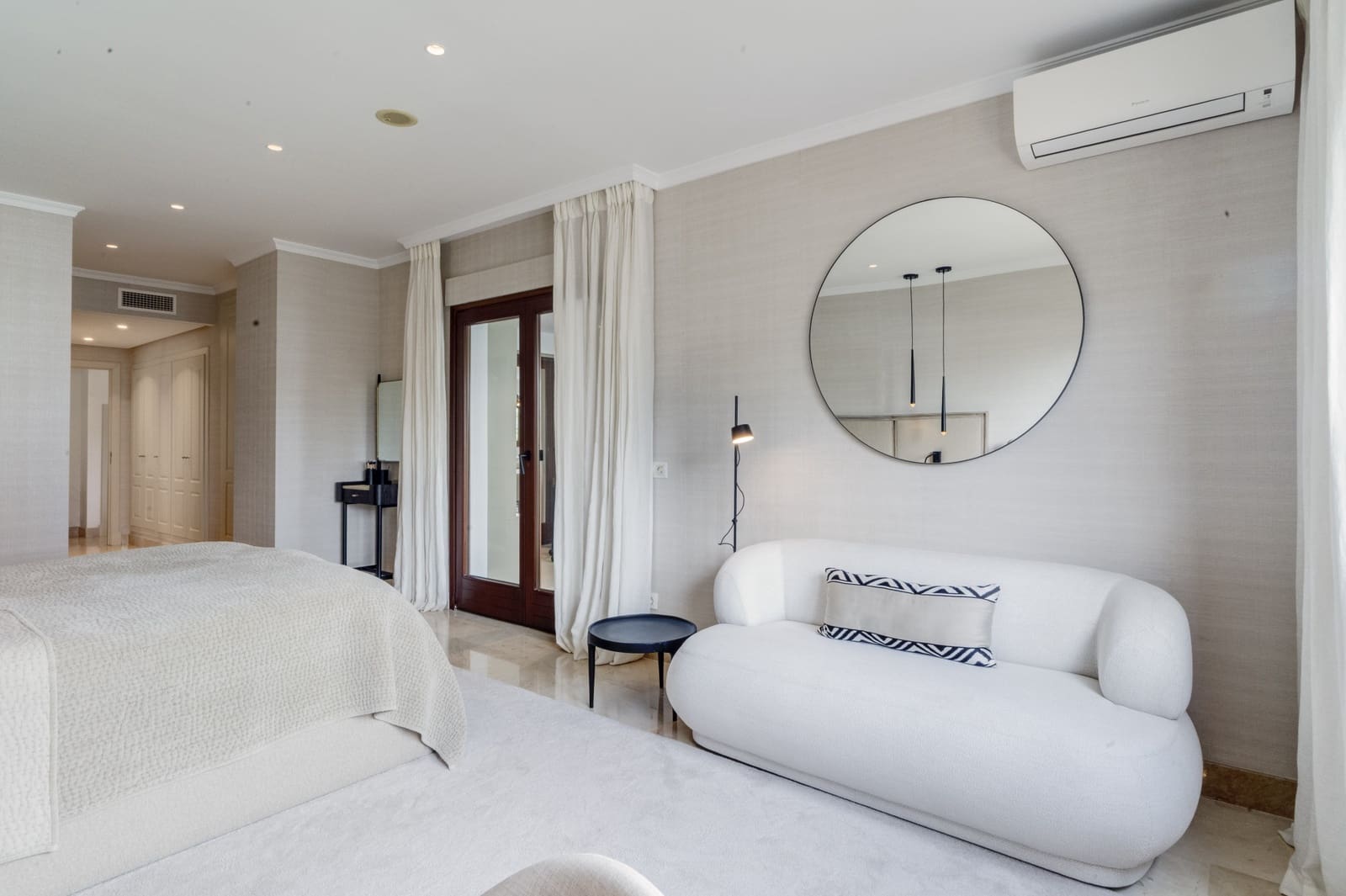 Ático de 3 habitaciones en Marbella en venta con piscina garaje - 2.500.000 € (Ref: 9816773)