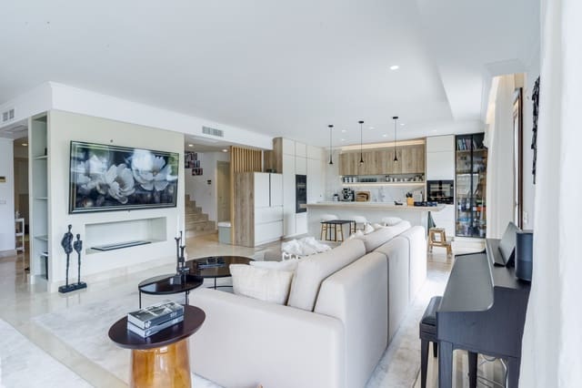 Ático de 3 habitaciones en Marbella en venta con piscina garaje - 2.500.000 € (Ref: 9816773)