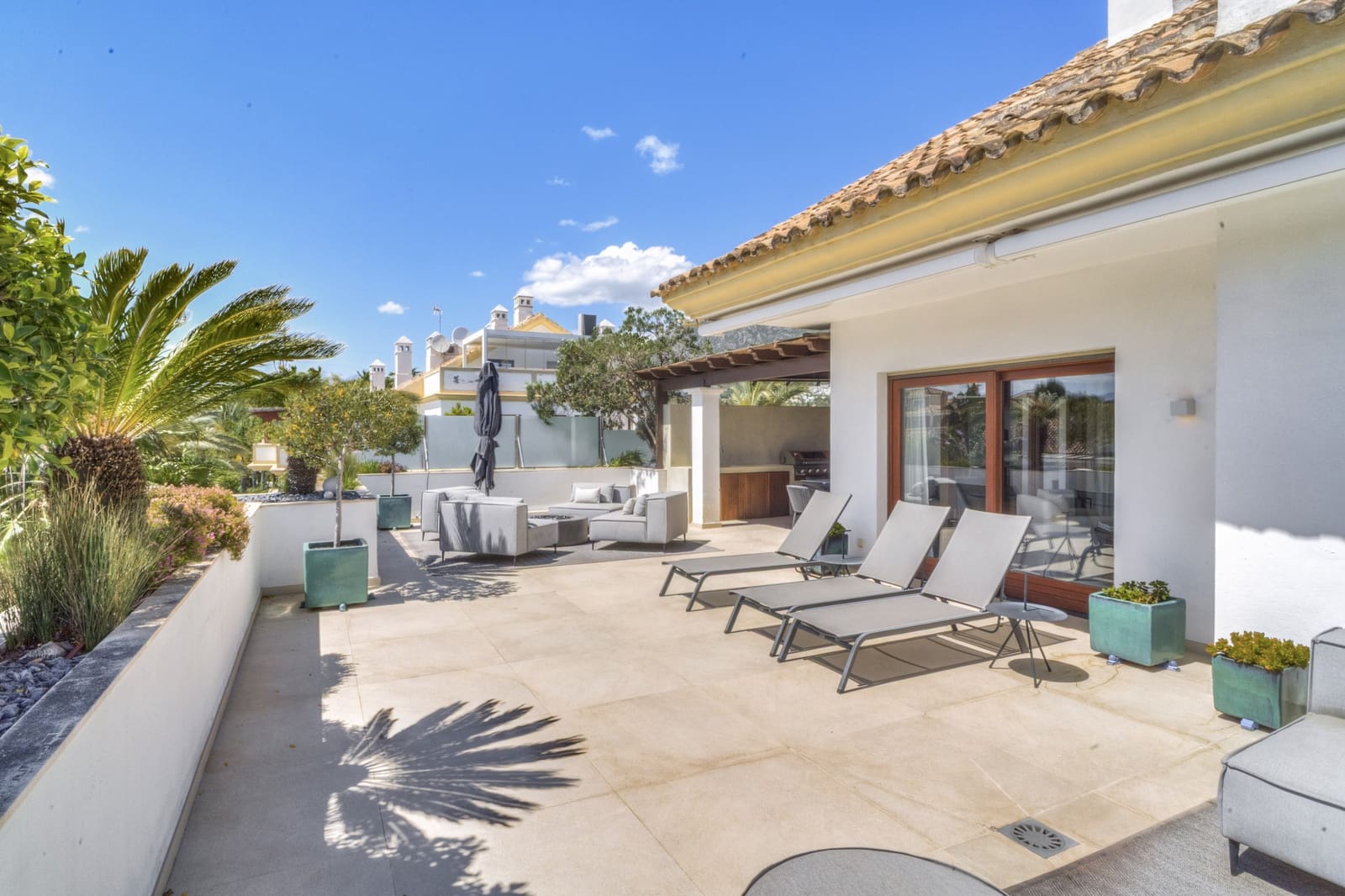 Ático de 3 habitaciones en Marbella en venta con piscina garaje - 2.500.000 € (Ref: 9816773)