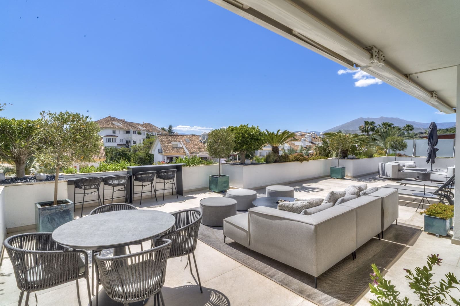 Ático de 3 habitaciones en Marbella en venta con piscina garaje - 2.500.000 € (Ref: 9816773)