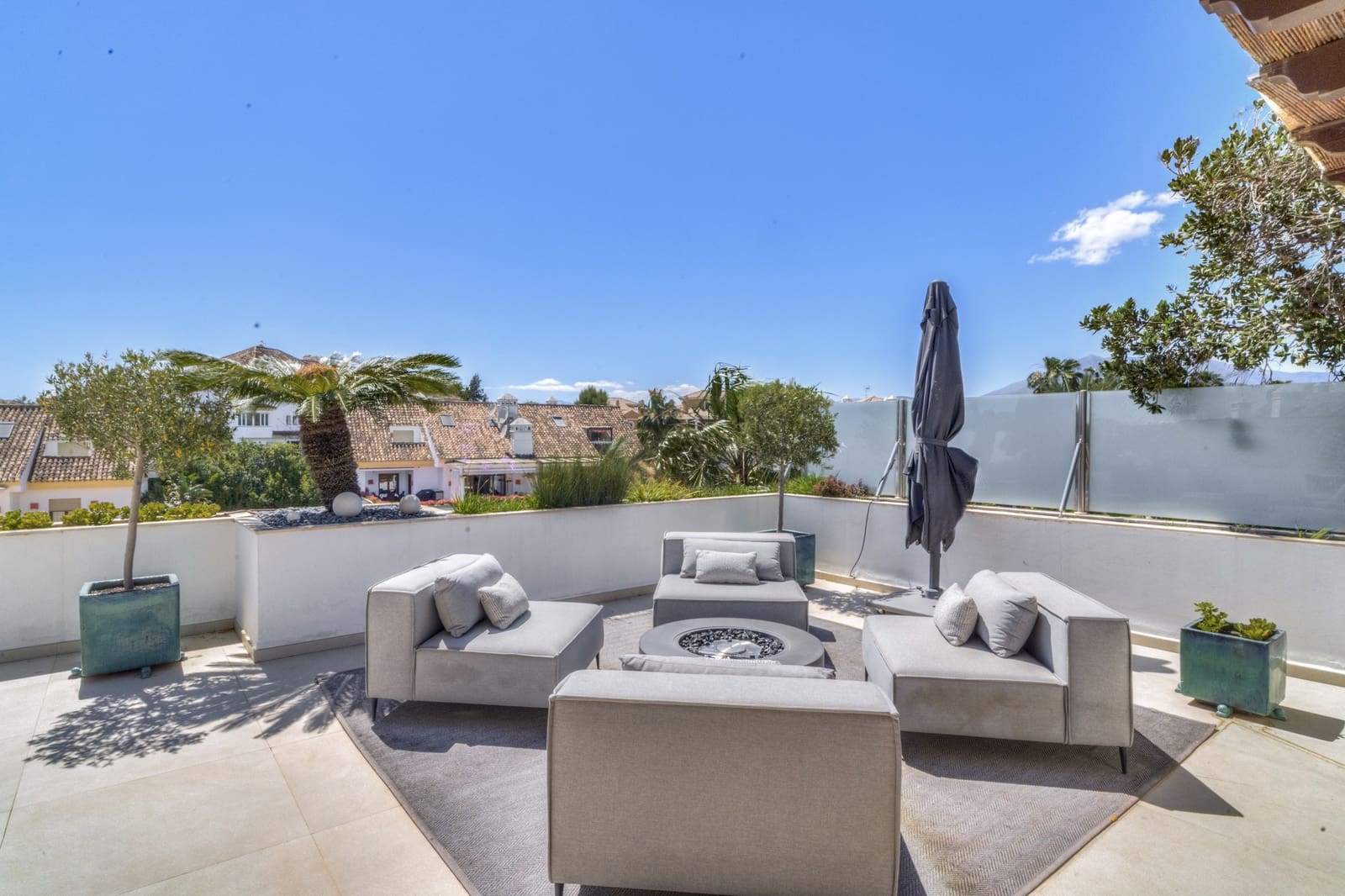 Ático de 3 habitaciones en Marbella en venta con piscina garaje - 2.500.000 € (Ref: 9816773)