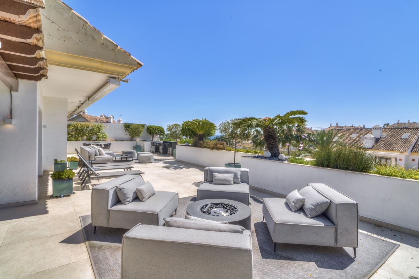 Ático de 3 habitaciones en Marbella en venta con piscina garaje - 2.500.000 € (Ref: 9816773)