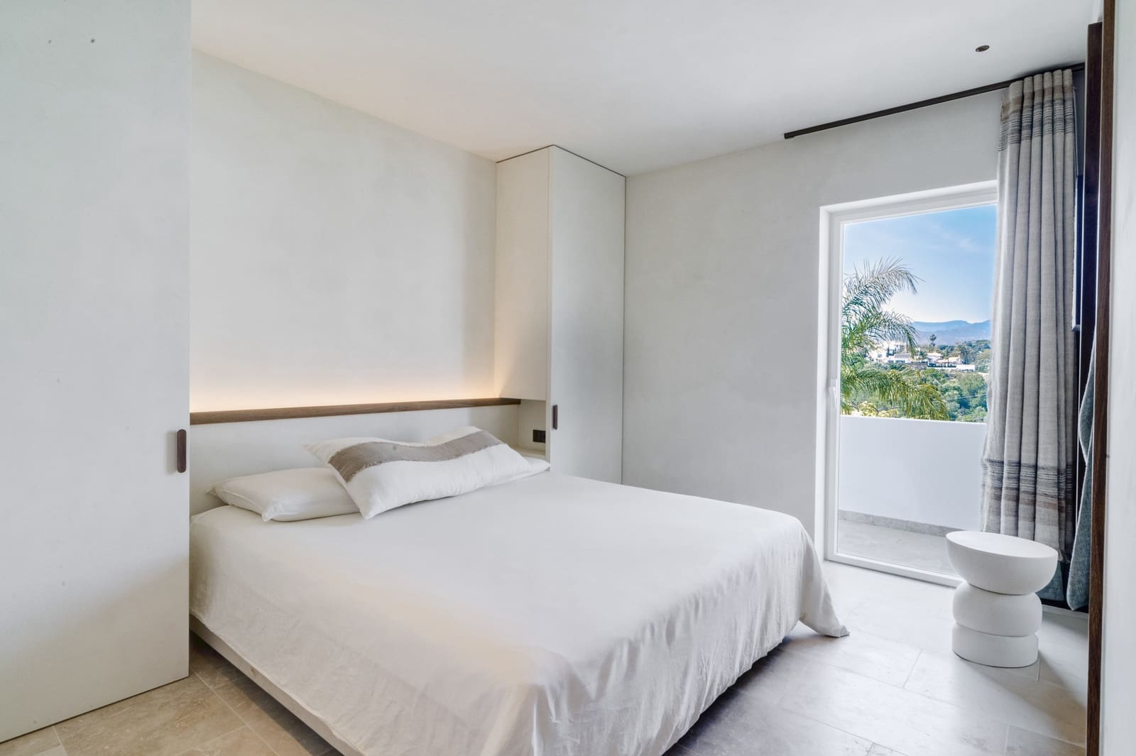 5 soverom Penthouse til salgs i Marbella med svømmebasseng garasje - € 4 850 000 (Ref: 9835025)