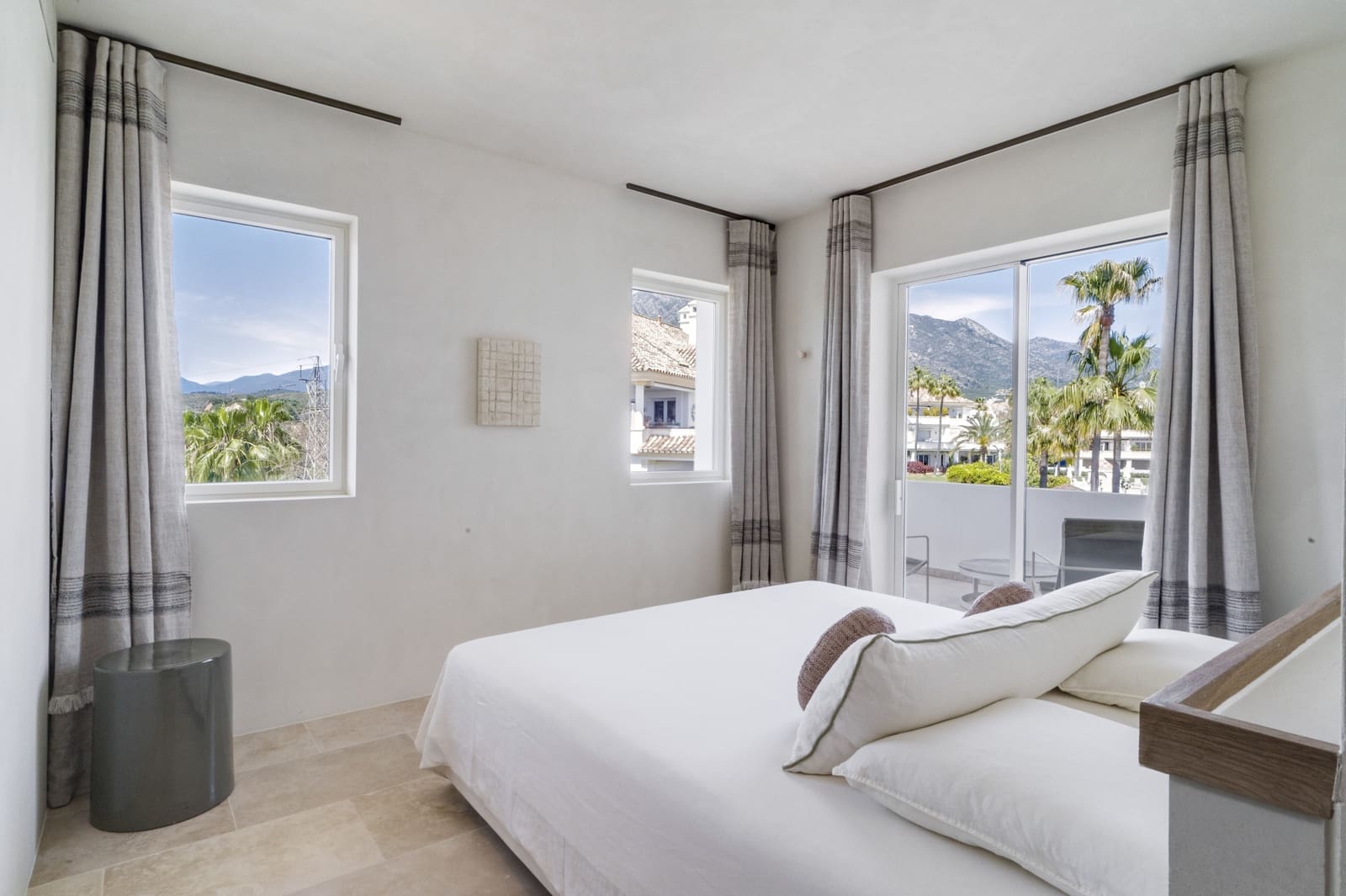 5 soverom Penthouse til salgs i Marbella med svømmebasseng garasje - € 4 850 000 (Ref: 9835025)