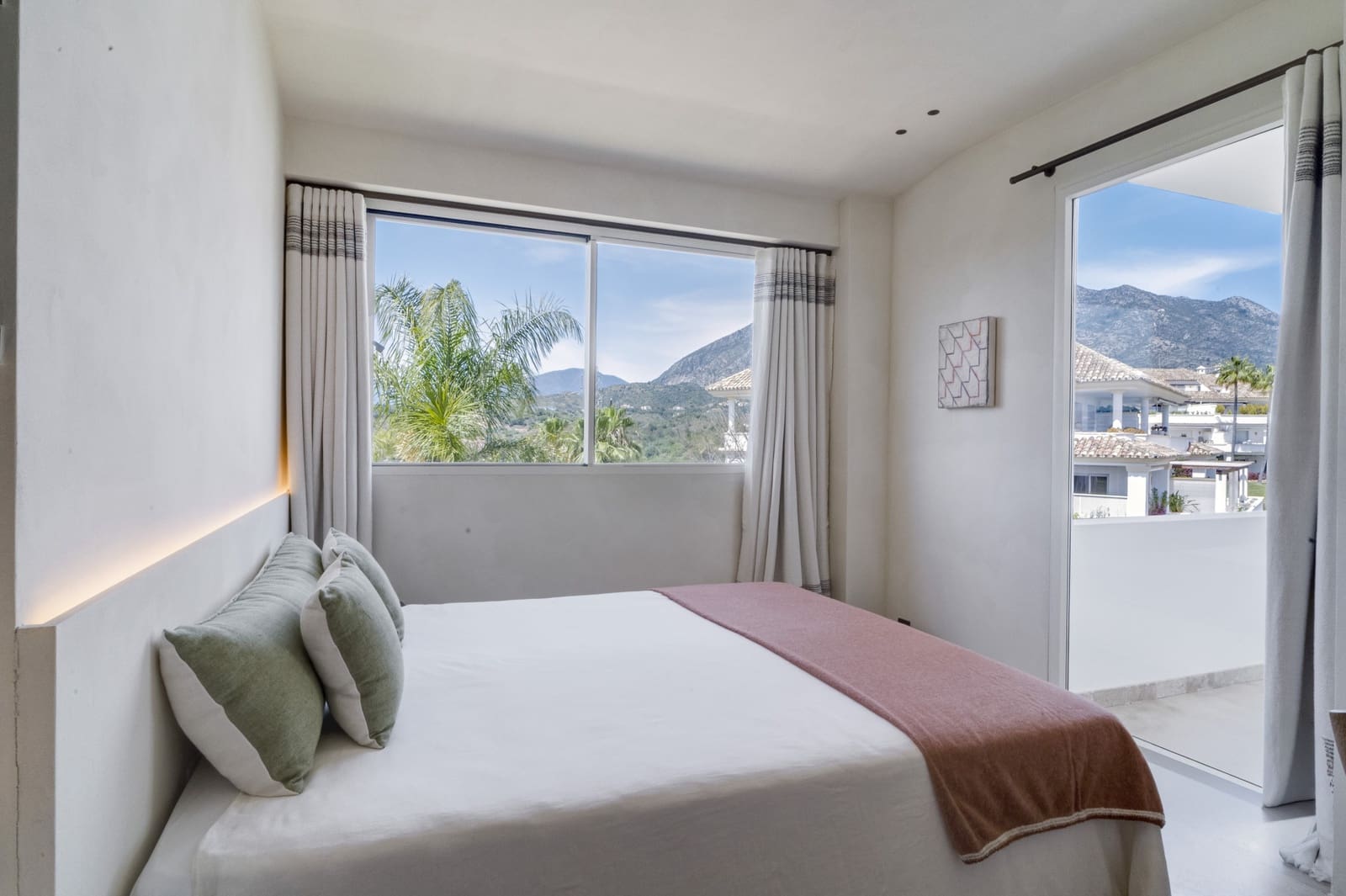 5 soverom Penthouse til salgs i Marbella med svømmebasseng garasje - € 4 850 000 (Ref: 9835025)