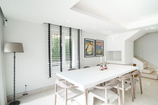 4 makuuhuone Paritalo myytävänä paikassa La Carolina - Guadalpín, Marbella mukana uima-altaan 
autotalli - 2 600 000 € (Ref: 9848500)