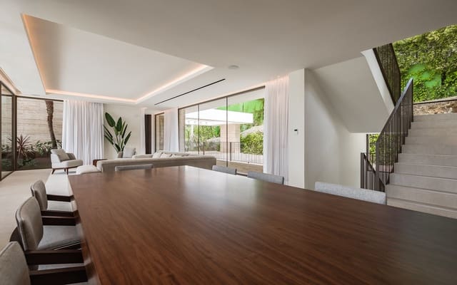 5 bedroom Villa for sale in El Paraíso, Benahavís with pool garage - € 4,990,000 (Ref: 9848508)