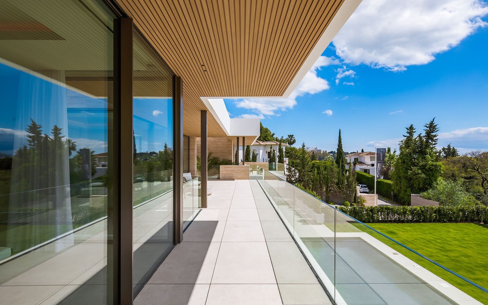 5 bedroom Villa for sale in Benahavis with pool garage - € 4,990,000 (Ref: 9848508)