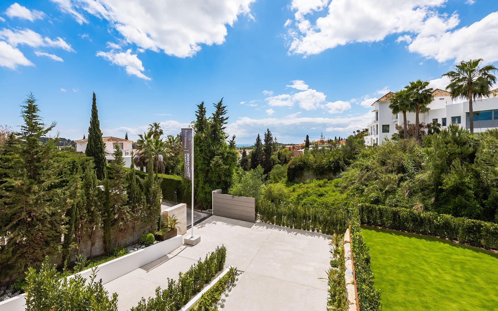 5 bedroom Villa for sale in Benahavis with pool garage - € 4,990,000 (Ref: 9848508)