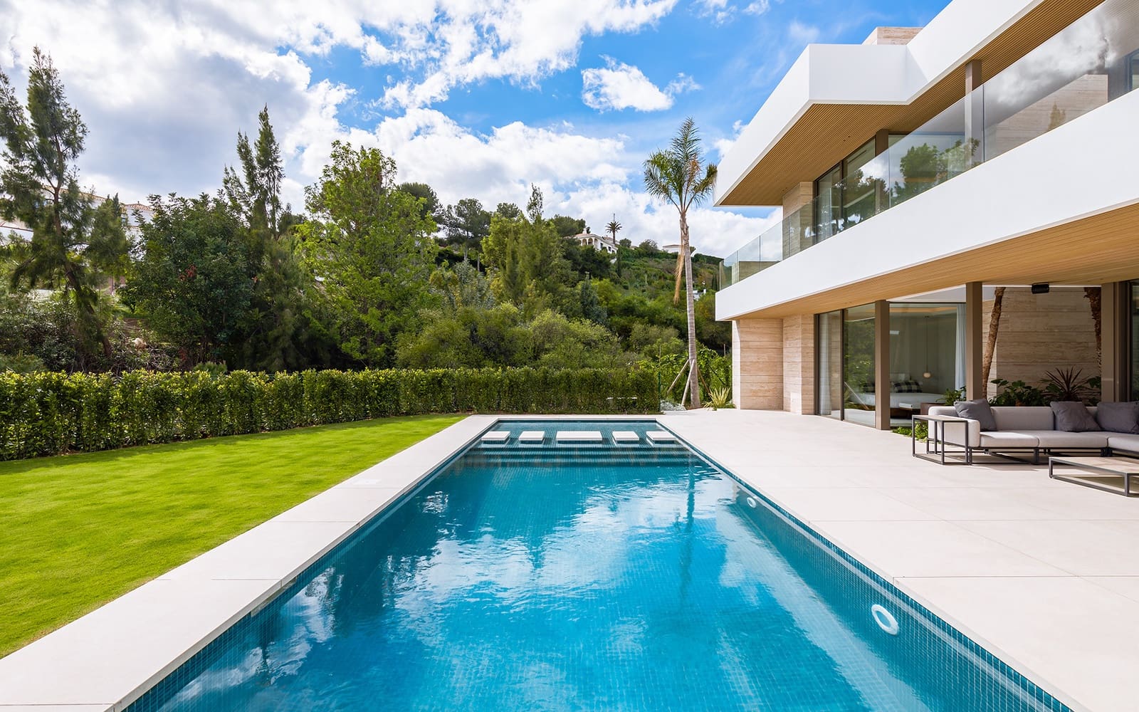 5 bedroom Villa for sale in Benahavis with pool garage - € 4,990,000 (Ref: 9848508)