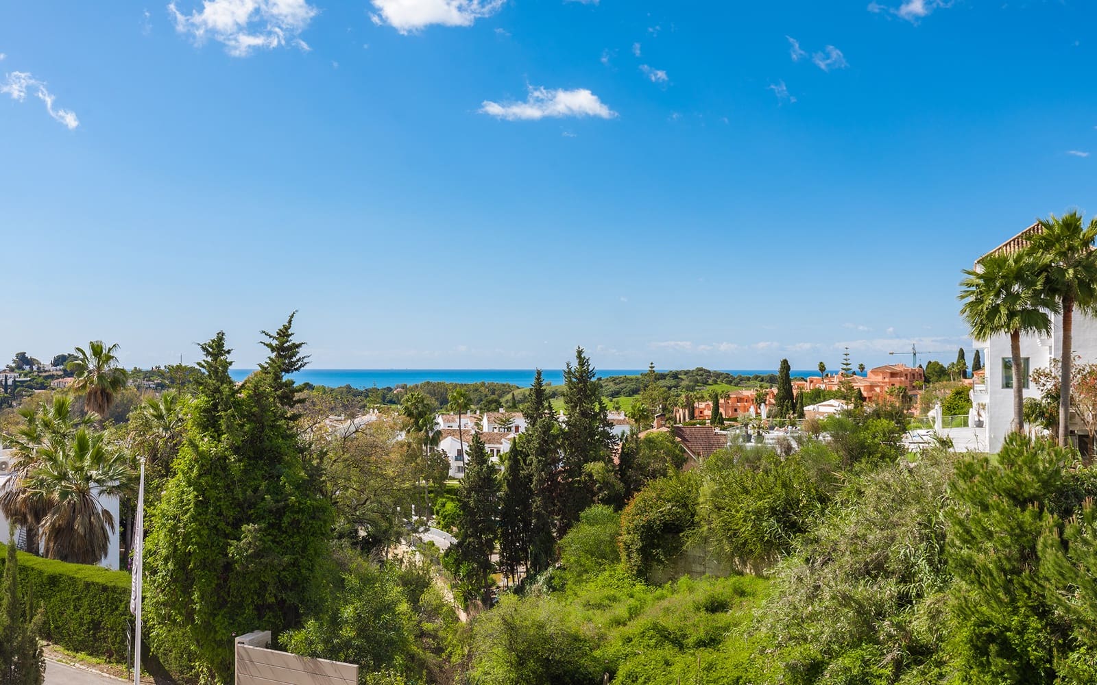 5 bedroom Villa for sale in Benahavis with pool garage - € 4,990,000 (Ref: 9848508)