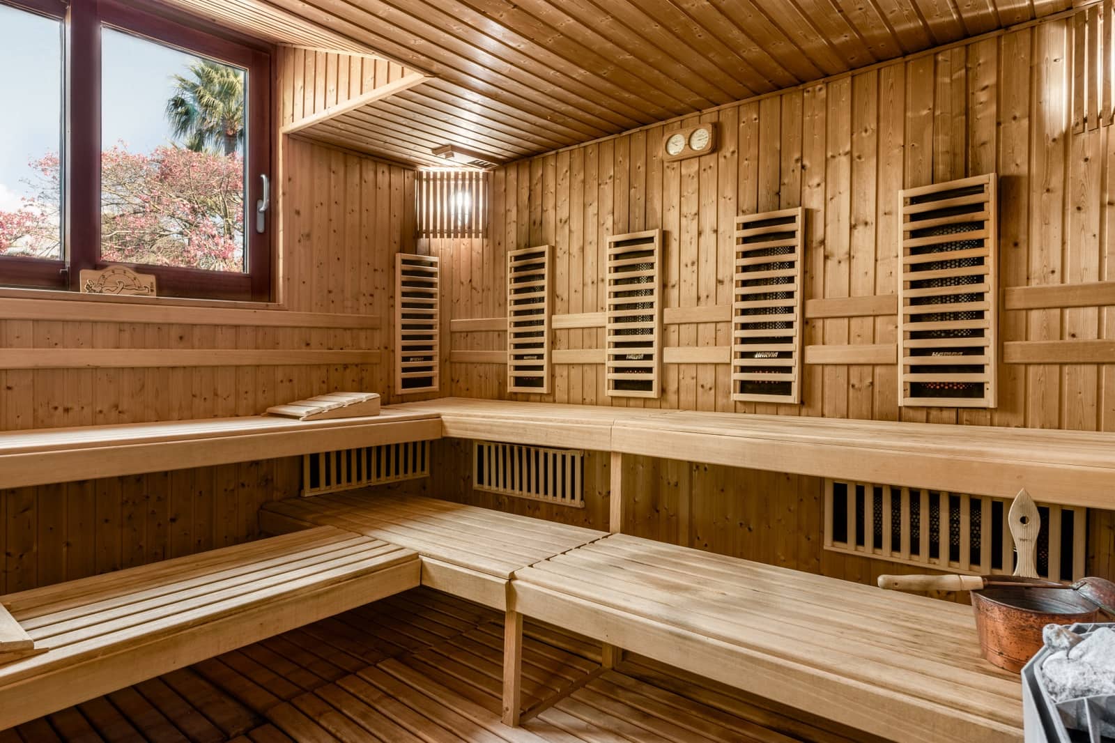 8 soveværelse Villa til salg i El Paraiso med swimmingpool garage - € 13.500.000 (Ref: 9848509)