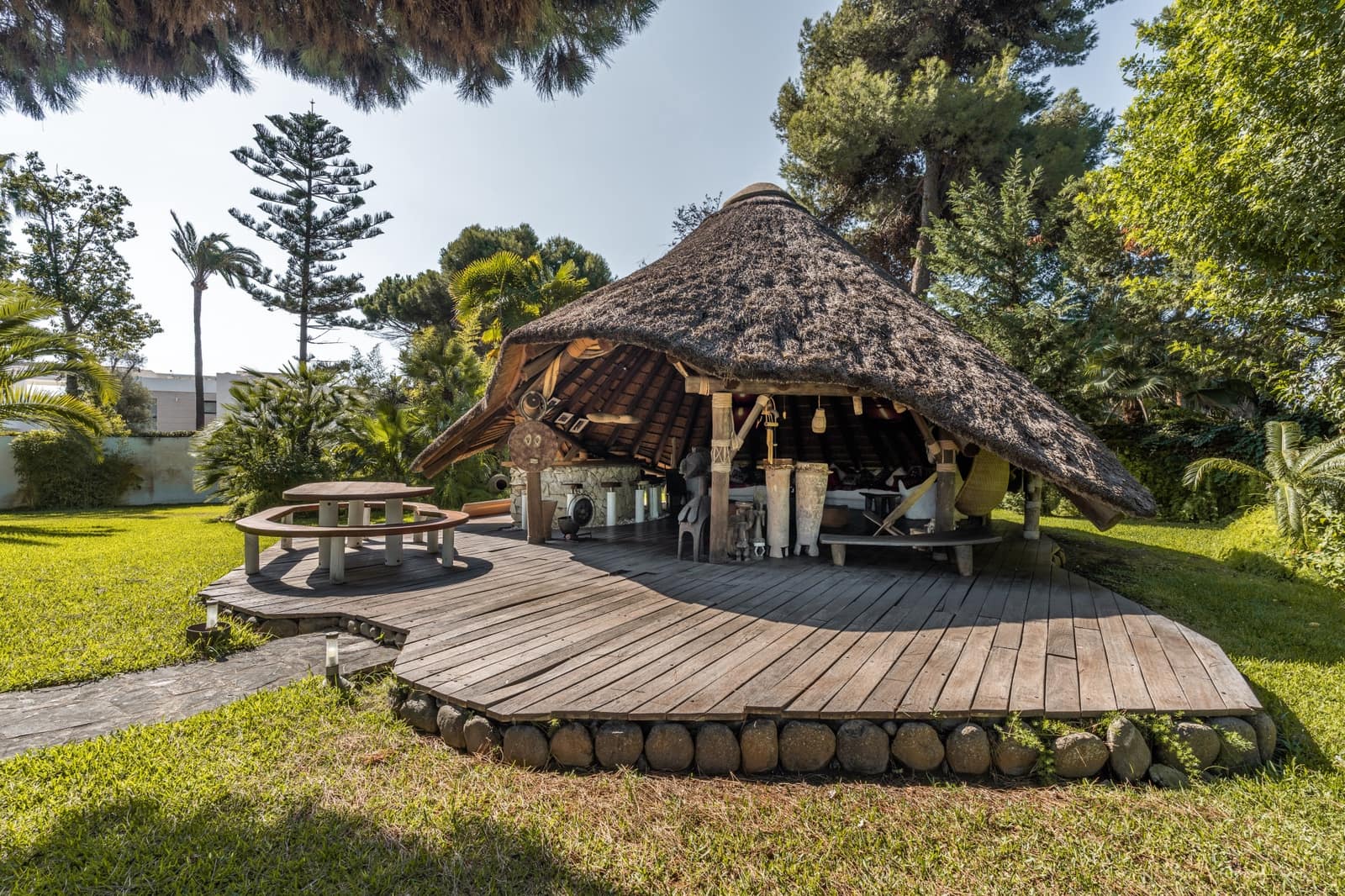 8 soveværelse Villa til salg i El Paraiso med swimmingpool garage - € 13.500.000 (Ref: 9848509)