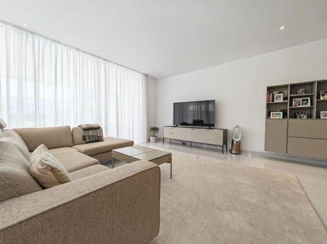 3 soveværelse Lejlighed til salg i Nueva Atalaya, Estepona med swimmingpool garage - € 799.000 (Ref: 9848511)