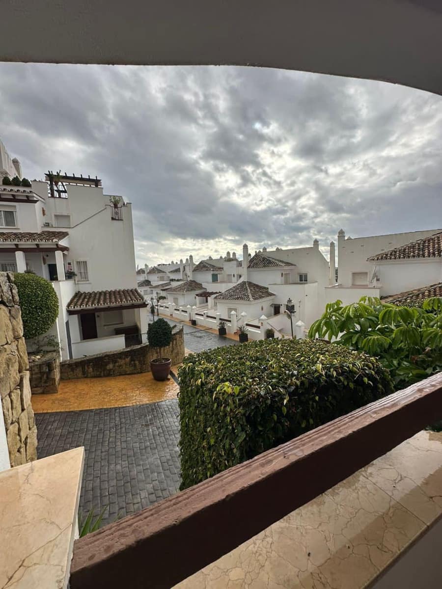 2 bedroom Apartment for sale in Marbella with pool garage - € 419,000 (Ref: 9848528)
