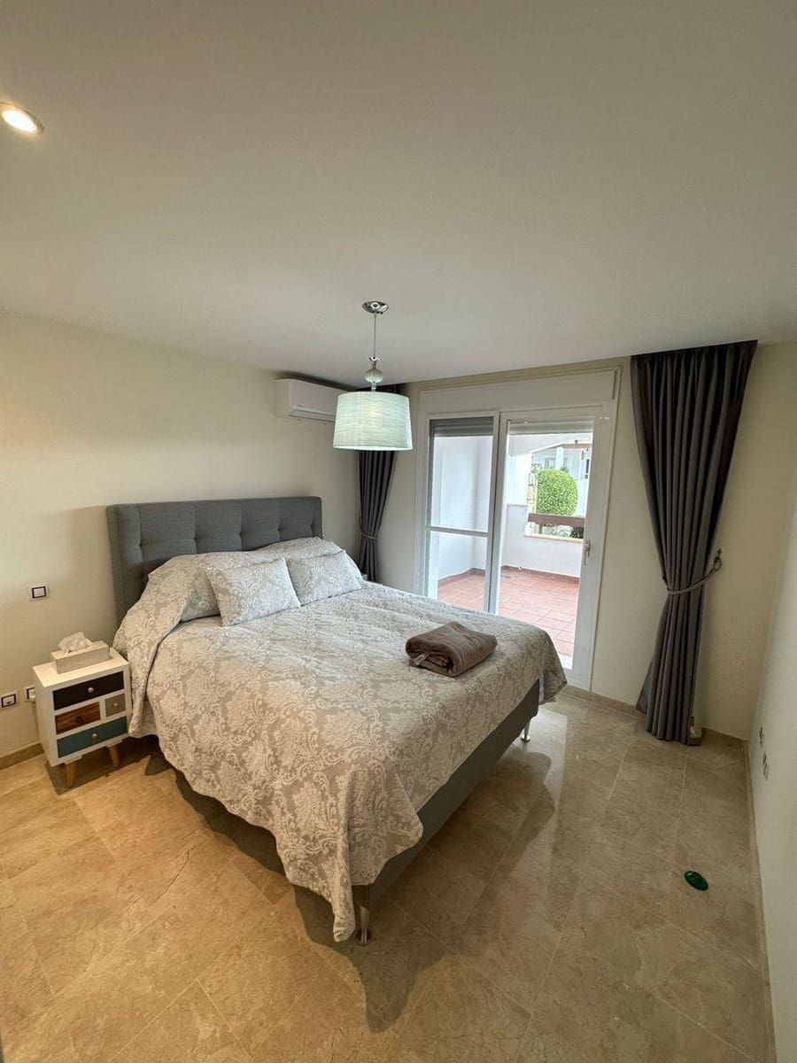 2 bedroom Apartment for sale in Marbella with pool garage - € 419,000 (Ref: 9848528)