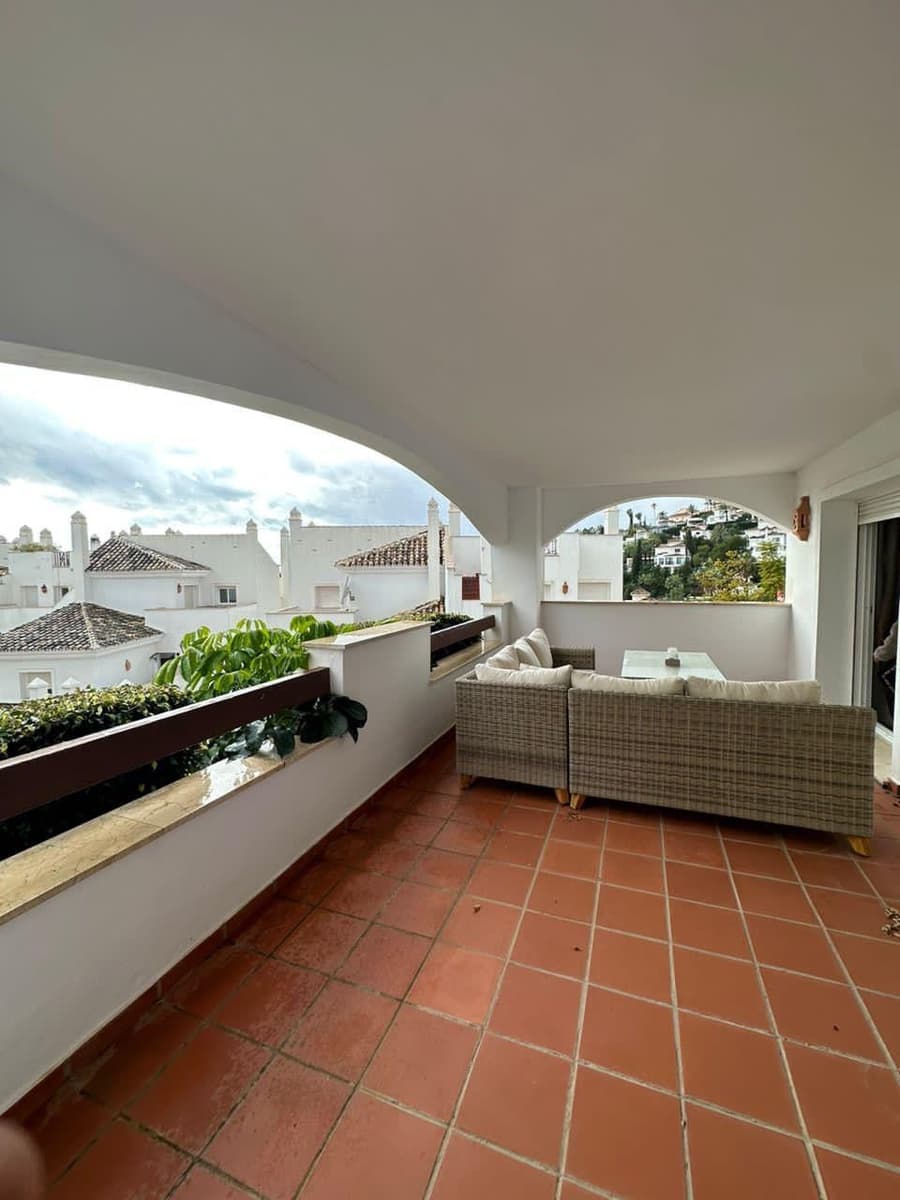 2 bedroom Apartment for sale in Marbella with pool garage - € 419,000 (Ref: 9848528)