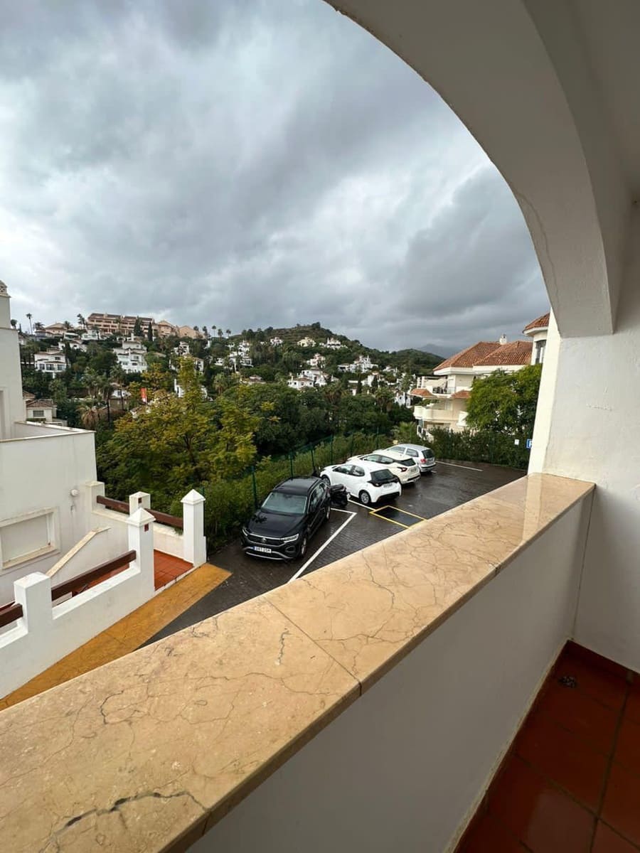 2 bedroom Apartment for sale in Marbella with pool garage - € 419,000 (Ref: 9848528)