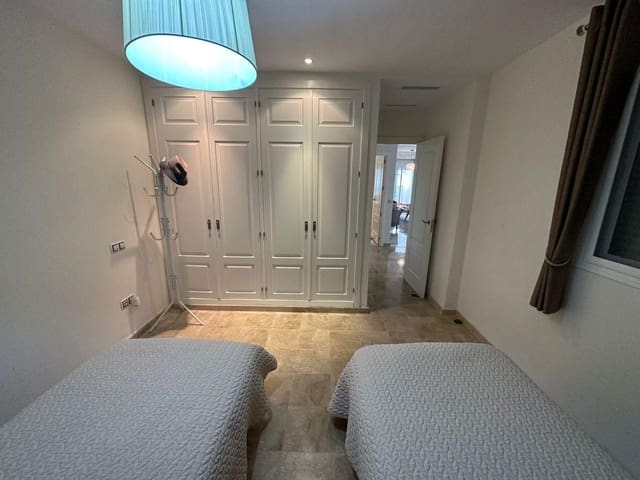 2 sypialnia Apartament na sprzedaż w Los Naranjos, Marbella z basenem garażem - 419 000 € (Ref: 9848528)