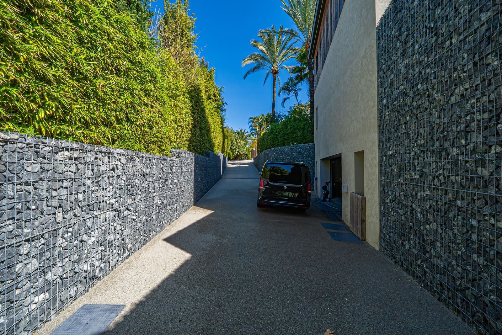 10 bedroom Villa for sale in Guadalmina with pool garage - € 11,500,000 (Ref: 9848538)
