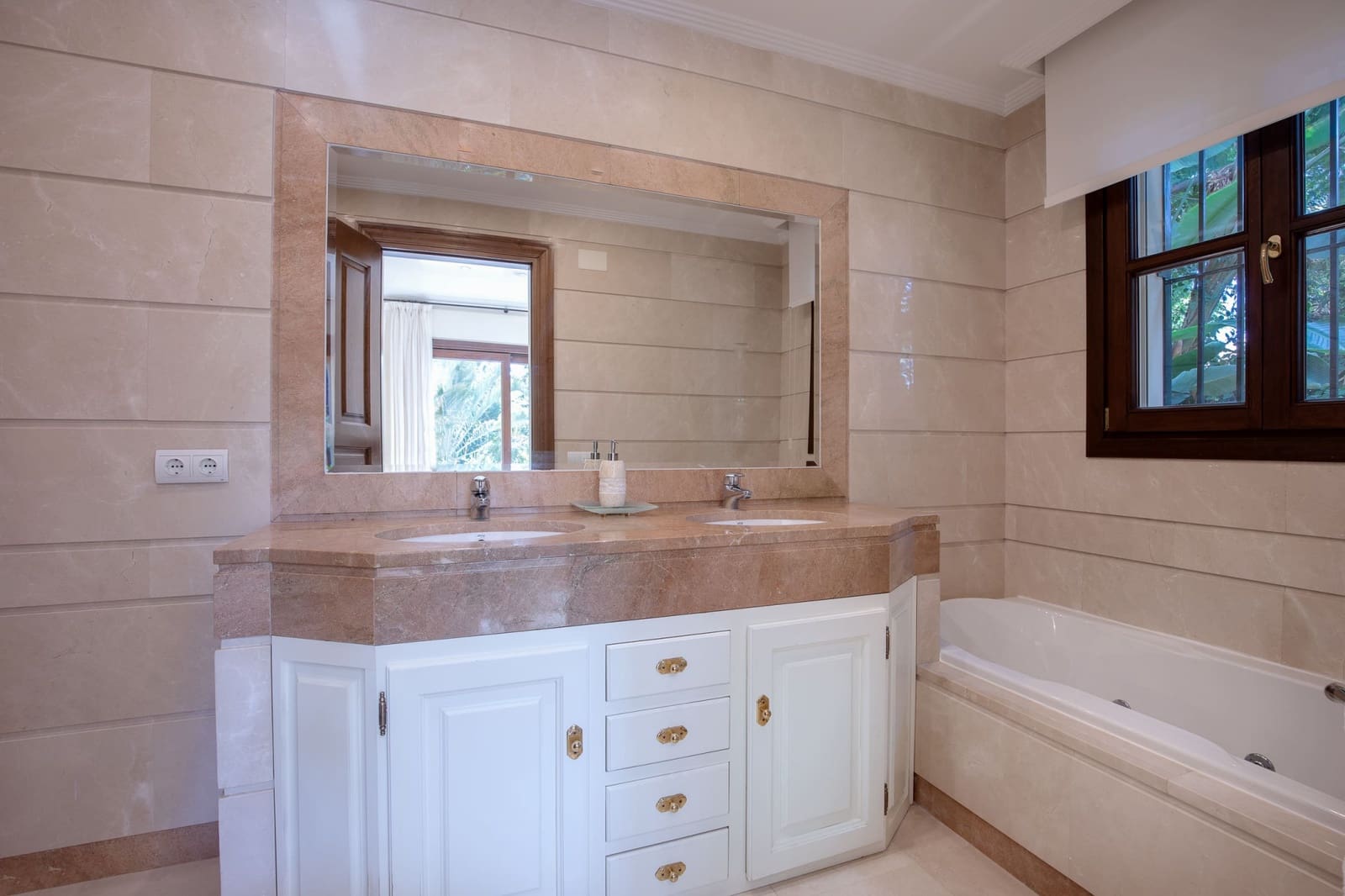 6 camera da letto Villa in vendita in Los Arqueros con piscina garage - 2.299.000 € (Rif: 9848539)